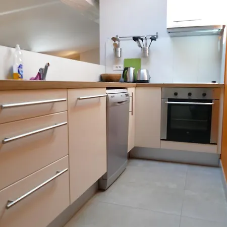 Locations - Jardin Public Apartment *